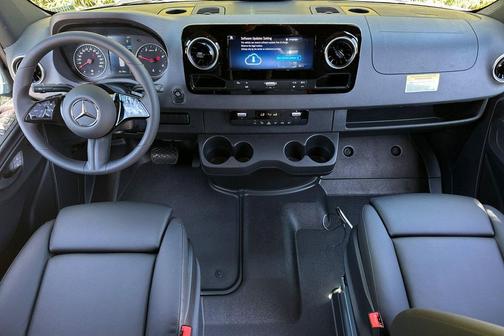 2025 Mercedes-Benz Sprinter 2500 Standard Roof