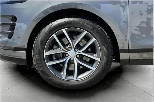 2024 Land Rover Range Rover Evoque Dynamic SE