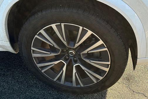 2022 Volvo XC90 T5 Momentum