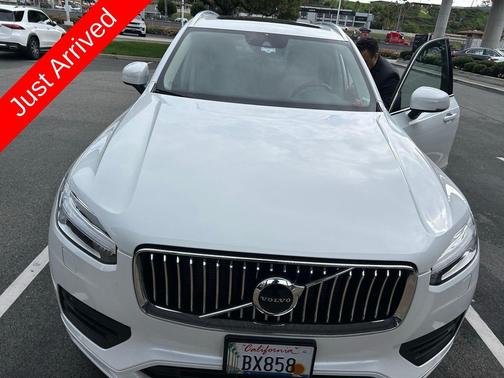 2022 Volvo XC90 T5 Momentum