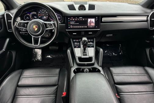 2023 Porsche Cayenne Platinum Edition