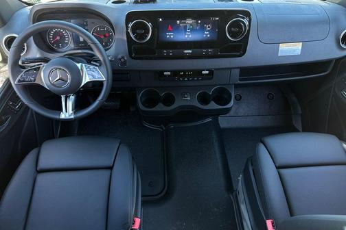 2025 Mercedes-Benz Sprinter 2500 Crew 144 WB