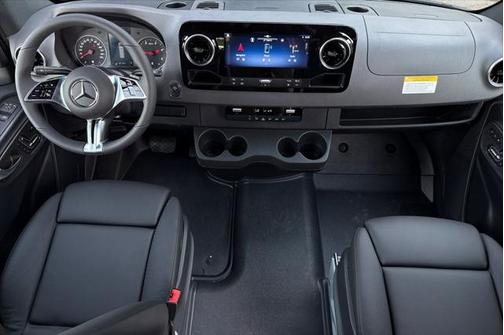 2025 Mercedes-Benz Sprinter 2500 Crew 144 WB
