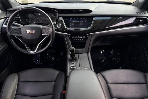 Radiant Silver Metallic 2020 Cadillac XT6 Premium Luxury FWD