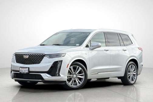 Radiant Silver Metallic 2020 Cadillac XT6 Premium Luxury FWD