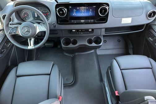 2025 Mercedes-Benz Sprinter 2500 Standard Roof