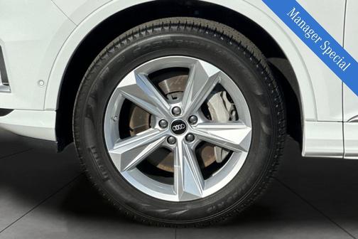 2023 Audi Q7 45 Premium Plus