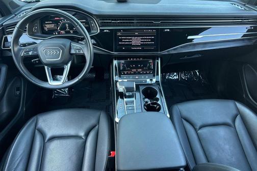 2023 Audi Q7 45 Premium Plus