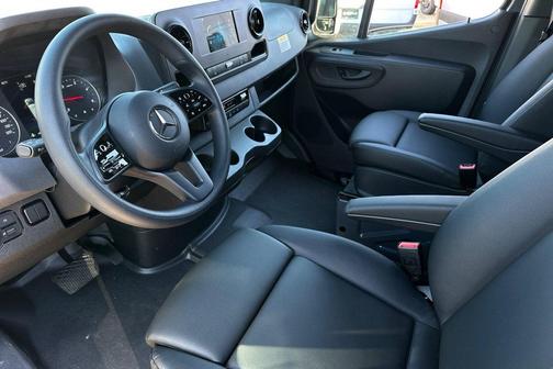 2024 Mercedes-Benz Sprinter 2500 Standard Roof