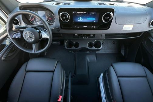 2026 Mercedes-Benz Sprinter 2500 Standard Roof
