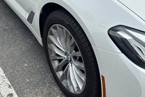 2023 BMW 530 i