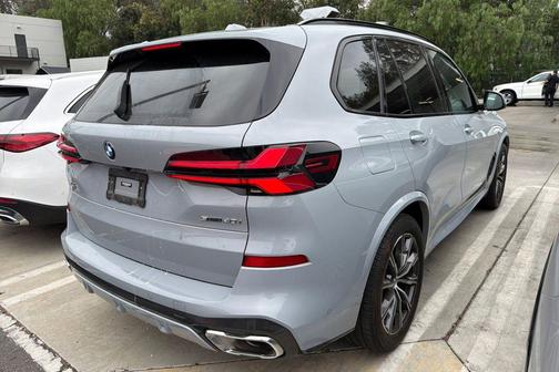 Brooklyn Grey Metallic 2024 BMW X5 sDrive40i