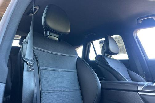 2026 Mercedes-Benz GLC 300 Base