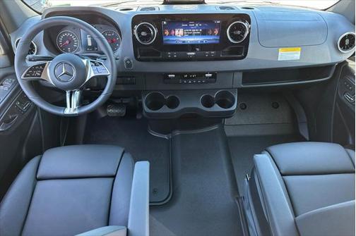 2025 Mercedes-Benz Sprinter 2500 Standard Roof