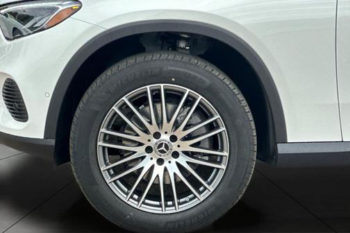 Polar White 2026 Mercedes-Benz GLC 300 Base