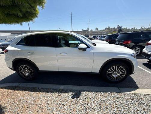 Polar White 2026 Mercedes-Benz GLC 300 Base