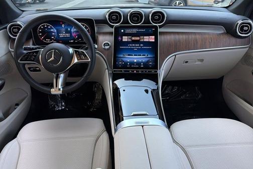 Polar White 2026 Mercedes-Benz GLC 300 Base