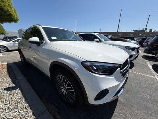 Polar White 2026 Mercedes-Benz GLC 300 Base