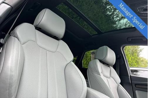 2022 Audi Q5 45 S line Prestige