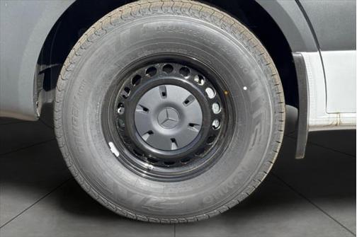 2025 Mercedes-Benz Sprinter 2500 Standard Roof