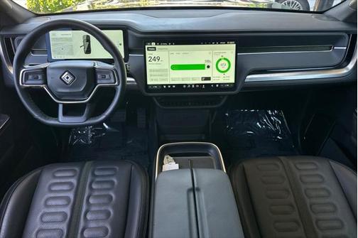 2025 Rivian R1S Adventure