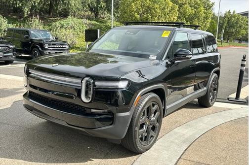 2025 Rivian R1S Adventure