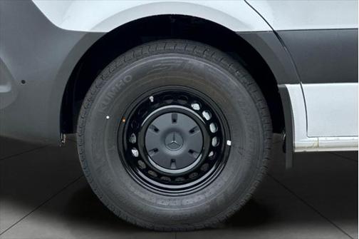 2025 Mercedes-Benz Sprinter 2500 Standard Roof