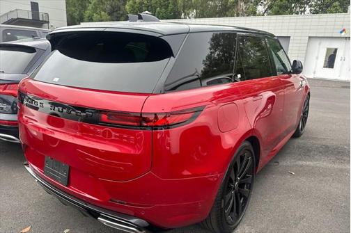 2025 Land Rover Range Rover Sport SE