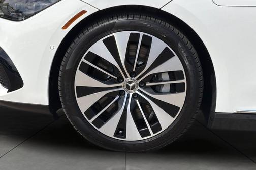 Polar White 2023 Mercedes-Benz EQE 350 4MATIC+