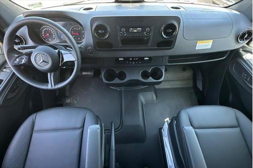 2025 Mercedes-Benz Sprinter 2500 Standard Roof