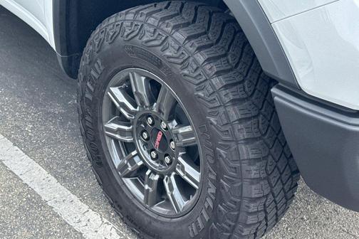 2025 GMC Sierra 1500 AT4X