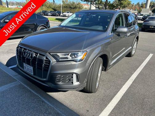 2023 Audi Q7 45 Premium Plus