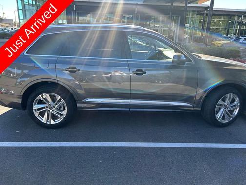 2023 Audi Q7 45 Premium Plus