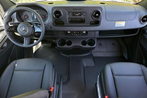 2025 Mercedes-Benz Sprinter 2500 Standard Roof