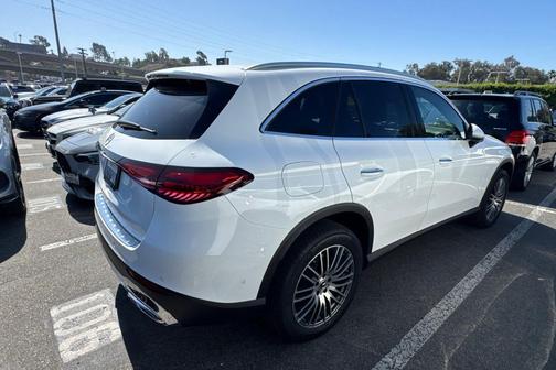 Polar White 2026 Mercedes-Benz GLC 300 Base