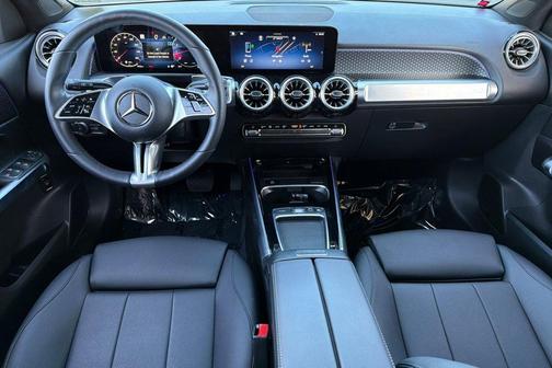 Polar White 2026 Mercedes-Benz GLB 250 Base
