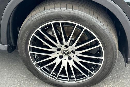 2025 Mercedes-Benz GLC 300 Base
