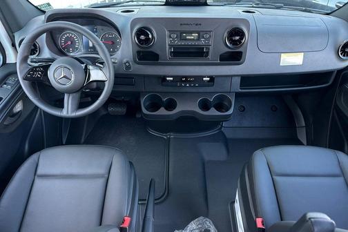 2025 Mercedes-Benz Sprinter 2500 Standard Roof