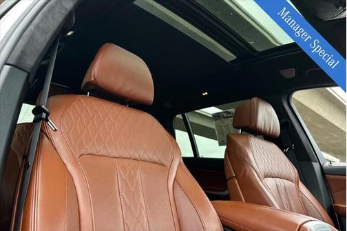 2023 BMW X7 M60i