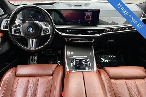 2023 BMW X7 M60i
