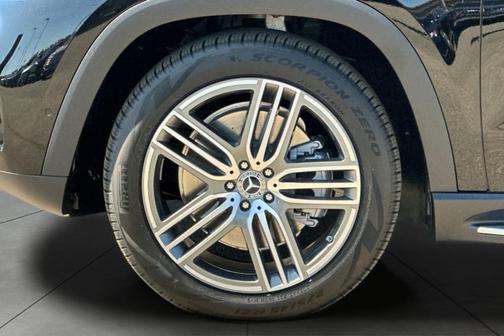 2026 Mercedes-Benz GLS 450 4MATIC