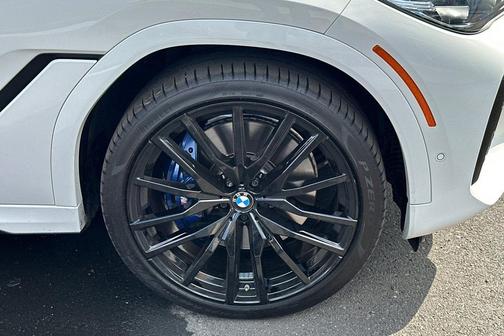 2023 BMW X6 M50i
