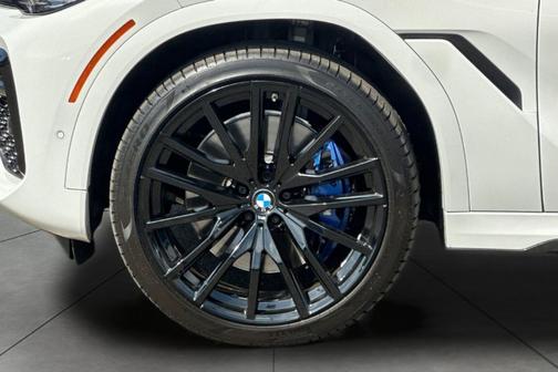2023 BMW X6 M50i