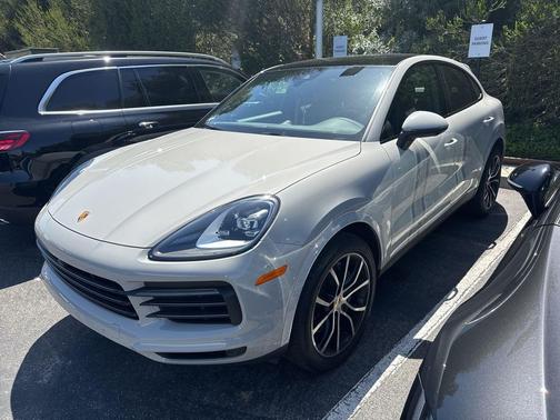 Chalk 2023 Porsche Cayenne Platinum Edition