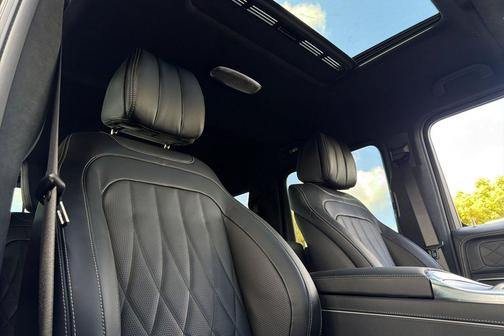 Obsidian Black Metallic 2026 Mercedes-Benz G-Class G 550