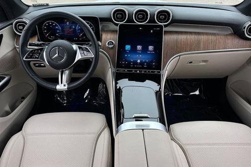 2025 Mercedes-Benz GLC 300 4MATIC