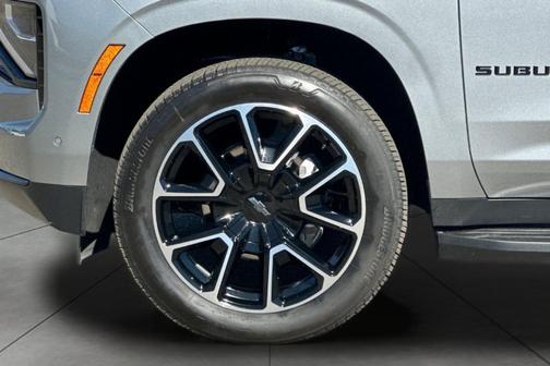 2025 Chevrolet Suburban RST