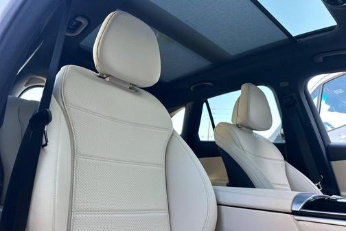 Polar White 2026 Mercedes-Benz GLC 300 Base