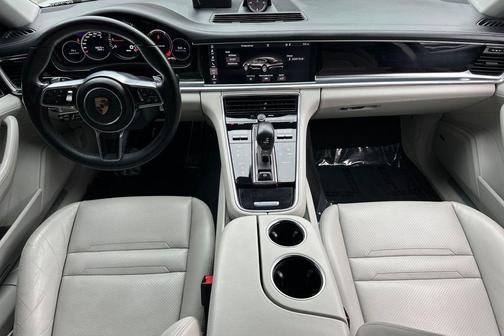 2018 Porsche Panamera 4S