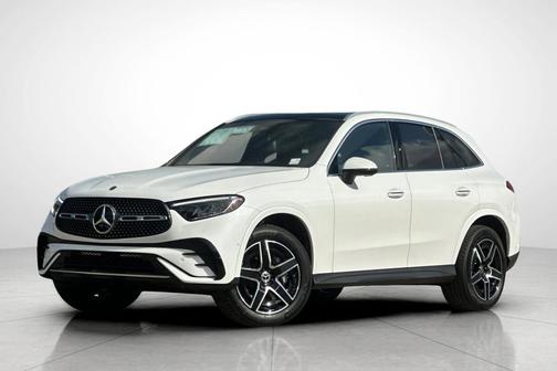 MANUFAKTUR Moonlight White Metallic 2026 Mercedes-Benz GLC 300 Base